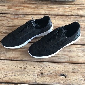 Women’s Black Cole Haan shoes. Size 9B